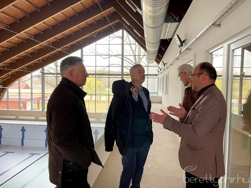 ne_elj_uveghazban 28